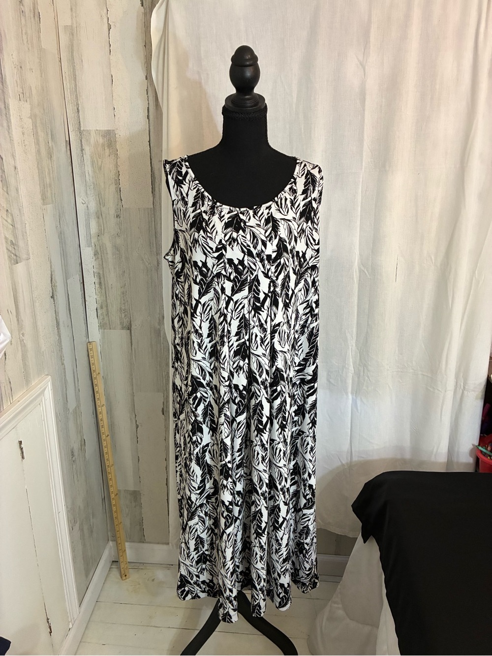 George Black and White Leaf-Print Sleeveless Maxi Dress Sz 12/14